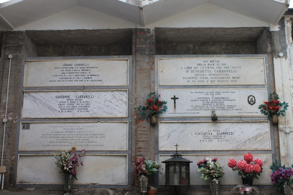 Antonio Cardarelli's Tomb, Civitanova del Sannio -01.JPG